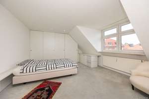Schwabing – am Hohenzollernplatz: 4-Zimmer-Maisonettewhg. im DG mit Balkon zum Innenhof, Lift & TG. – Die vollständige Adresse der Immobilie erhältst du vom Anbieter., 80796 Neuschwabing, München – Vorschaubild 14
