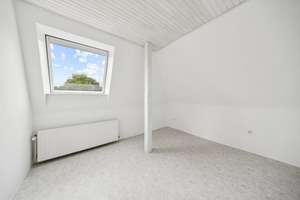 Zweifamilienhaus in ruhiger rückwärtiger Lage mit großem Garten – Die vollständige Adresse der Immobilie erhältst du vom Anbieter., 22145 Rahlstedt, Hamburg – Vorschaubild 18