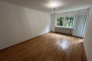 Barrierefreie Wohnung am Ruhrpark | 1,5 Zimmer mit Südbalkon | Stellplatz inkl. | Gartennutzung – Kewerstraße 74, 46049 Alstaden-Ost, Oberhausen – Vorschaubild 2