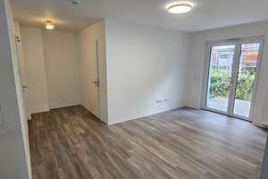 Schöne Wohnung: günstig geschnittene 2-Zimmer-Wohnung (WBS) – Hügelstr. 3, 24143 Gaarden-Ost, Kiel – Vorschaubild 1