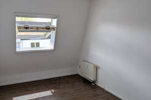 3-Zimmer-Dachgeschosswohnung mit Balkon in Mönchengladbach – Konzenstraße 77, 41063 Eicken, Mönchengladbach – Vorschaubild 6