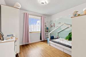Licht. Raum. Lebensqualität. – Hochwertiges Einfamilienhaus mit Pool, Kamin und Premium-Ausstattung – Die vollständige Adresse der Immobilie erhältst du vom Anbieter., 1109 Hellerau/Wilschdorf, Dresden – Vorschaubild 10