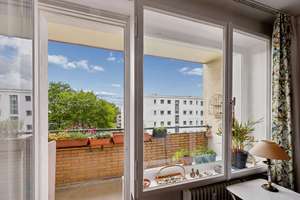 Modernisierte 1-Zimmer-Wohnung mit Westbalkon + Aufzug
