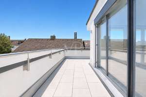 Mehrgenerationen-Villa mit Pool, Penthouse und außergewöhnlichem Wohnkomfort – Die vollständige Adresse der Immobilie erhältst du vom Anbieter., 81825 Gartenstadt Trudering, München – Vorschaubild 20