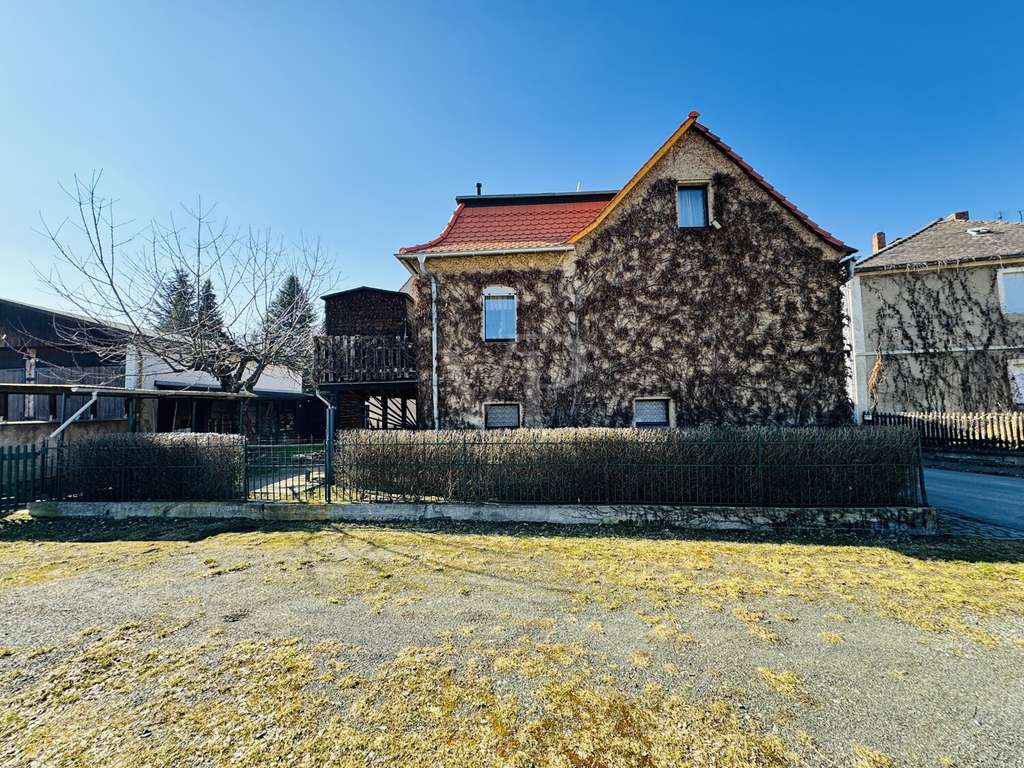 Immobilie in Ostritz - Charmantes Liebhaberhaus mit unverbaubarem Blick und sonnigem Balkon - Bild 2