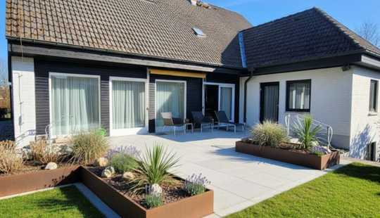 Bild von Barrierefreies und großzügiges Haus mit Optionen als EFH o. MFH (derzeit 2FamHaus/leerstehend)