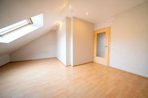 Rundumpaket aus 2003! Großzügiges Mehrgenerationenhaus mit Sauna, Kamin, Garten und Garage in Hürth – Die vollständige Adresse der Immobilie erhältst du vom Anbieter., 50354 Hürth – Vorschaubild 28
