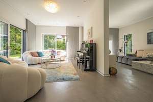 Moderner Luxus in Blankenese: Exklusive Villa mit viel Privatsphäre – Die vollständige Adresse der Immobilie erhältst du vom Anbieter., 22587 Blankenese, Hamburg – Vorschaubild 4