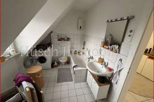 **huesch-immobilien.de**
Charmante 2-Zimmer-Dachgeschosswohnung in Essen-Bergerhausen – Die vollständige Adresse der Immobilie erhältst du vom Anbieter., 45136 Bergerhausen, Essen – Vorschaubild 7