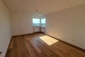 Renovierte 3-/ 4-Zimmer-Wohnung mit sonnigem West-Balkon, nur 10 Minuten zur S3 – Die vollständige Adresse der Immobilie erhältst du vom Anbieter., 82194 Gröbenzell – Vorschaubild 4