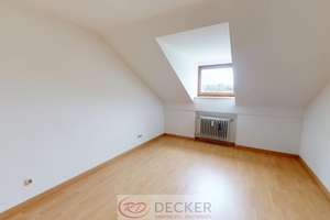 Licht. Raum. Südbalkon. 2 Zimmer DG Wohnung mit Einbauküche ++Decker Immobilien++ – Die vollständige Adresse der Immobilie erhältst du vom Anbieter., 84478 Waldkraiburg – Vorschaubild 6