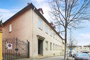 Perfekte Lage am Schloss: -- sanierungsbedürftiges, historisches Stadthaus mit enormem Potenzial – Ludwigsburg (Kreis) – Vorschaubild 1