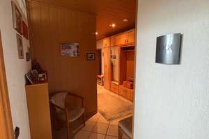 Gepflegte 2,5-Zimmer Wohnung mit Balkon und Wintergarten