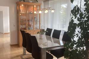 DG-Wohnung mit Panorama-Dachterrasse und Garage in Regensburg-Königswiesen