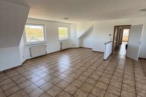  Helle 3-Zimmer-Dachgeschosswohnung (94 m²) – frisch renoviert in Köln-Kalk – Augsburger Strasse 2, 51103 Höhenberg, Köln – Vorschaubild 15