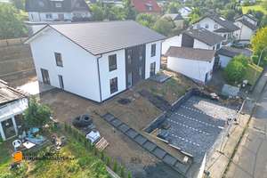 FRÜHLINGSANGEBOT: Neubau-Reihenhaus zur Miete in Wissen-Selbach – Die vollständige Adresse der Immobilie erhältst du vom Anbieter., 57537 Selbach (Sieg) – Vorschaubild 2