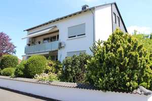 2-Familienhaus mit ausgebautem Dachgeschoss & Option zur Selbstnutzung! – Main-Taunus-Kreis – Vorschaubild 1