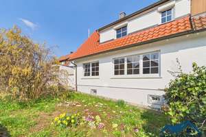 Charmante Doppelhaushälfte in begehrter Halbhöhenlage von Eislingen mit sonnigem 416 m² Grundstück! – Die vollständige Adresse der Immobilie erhältst du vom Anbieter., 73054 Eislingen/Fils – Vorschaubild 2