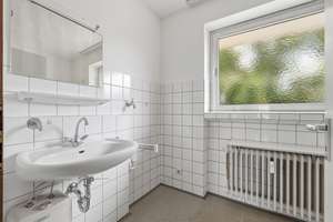 Wohnkomfort mit Weitblick – lichtdurchflutete Wohnung mit zwei Loggien und Tiefgaragenstellplatz – Die vollständige Adresse der Immobilie erhältst du vom Anbieter., 53177 Heiderhof, Bonn – Vorschaubild 13