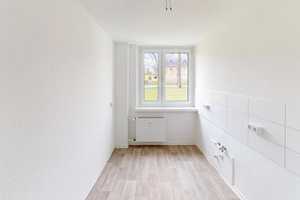 Geräumige 2-Raum-Wohnung mit Balkon – Am Karbel 48, 9116 Chemnitz – Vorschaubild 3