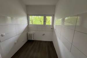 Renovierte 2 Zi.-Whng.- Sonnenbalkon - Wannenbad mit Fenster - Duisburg Rheinhausen – Beethovenstraße 7, 47226 Rheinhausen-Mitte, Duisburg – Vorschaubild 3