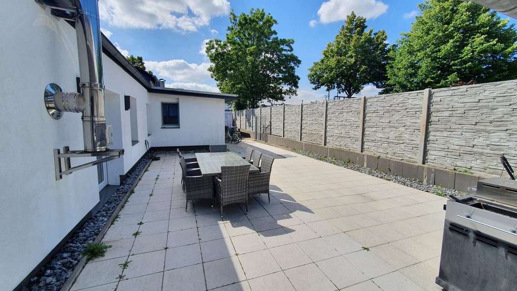 Immobilie in Dinslaken - Repräsentatives Wohnen (132 m2) & Arbeiten (120 m2) - Bild 4