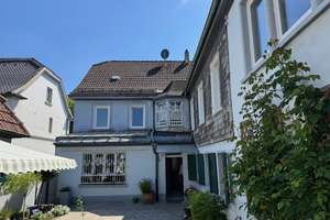 Denkmalgeschützte Stadtvilla und Mehrfamilienhaus im Fachwerkstil in Solingen-Wald. – Die vollständige Adresse der Immobilie erhältst du vom Anbieter., 42719 Wald, Solingen – Vorschaubild 11