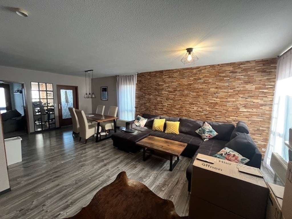 Immobilie in Kirn - Familiendomizil mit reichlich Parkmöglichkeiten  - Bild 2