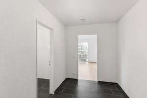Hadern: 1,5-Zi.-EG-ETW – Loggia + Garten | Erstbezug nach Renovierung | ÖPNV vor der Tür – 81375 Neuhadern, München – Vorschaubild 3