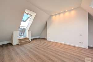 Altbau am Rheinturm: 4-Zimmer Maisonette-Wohnung – Lorettostrasse 45, 40219 Unterbilk, Düsseldorf – Vorschaubild 8