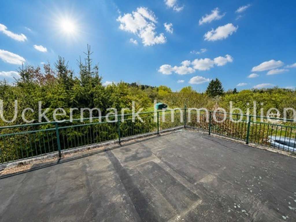Immobilie in Blankensee - Ferien -/ Wohnhaus und ganz viel Grundstück im Neustrelitzer Kleinseenland, für kreative Köpfe und H - Bild 2