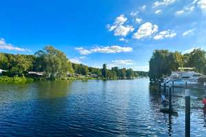 Ca.1.380 qm WASSERGRUNDSTÜCK mit Altbau + Neubau-Potential für 320 qm Wohnfläche