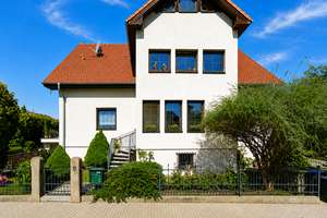 ***Familientraum, 5 Zimmerwohnung (EG und UG),  eigener Garten, Doppelgarage*** – Die vollständige Adresse der Immobilie erhältst du vom Anbieter., 1157 Briesnitz, Dresden – Vorschaubild 1