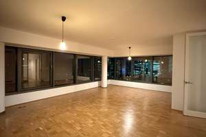 Exklusive 3-Zimmer Wohnung mit atemberaubendem Ausblick  – Ernst-Gnoß-Straße 22, 40219 Unterbilk, Düsseldorf – Vorschaubild 1