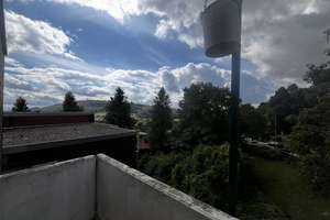 WG-Zimmer mit eigenem Balkon und traumhaftem Blick über Springe zu vermieten