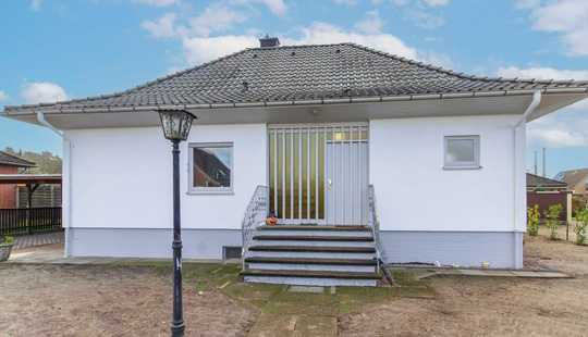 Bild von Sanierter Walmdach-Bungalow in Bestform ! Für junge Familien und Gartenliebhaber perfekt geeignet...