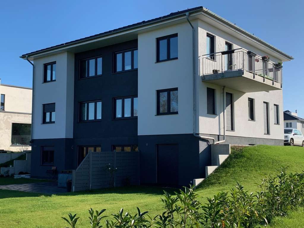 Immobilie in Rostock - Großzügiges 10-Zimmer Haus in Rostock-Brinckmansdorf / Riekdahl - Bild 0