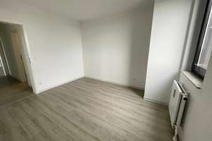 Willkommen in Ihrer frisch modernisierten Familien-Wohnung mit Balkon-Weitblick, Wannenbad, Gäste-WC – Friedensstraße 114a, 51145 Urbach, Köln – Vorschaubild 16