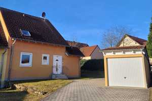 Von Privat: Doppelhaushälfte in ruhiger Lage mit herrlichem Garten – Schwandorf (Kreis) – Vorschaubild 1