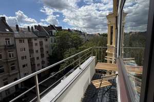 Lütticher Straße: Frisch renoviertes City-Apartment mit Balkon - belgisches Viertel