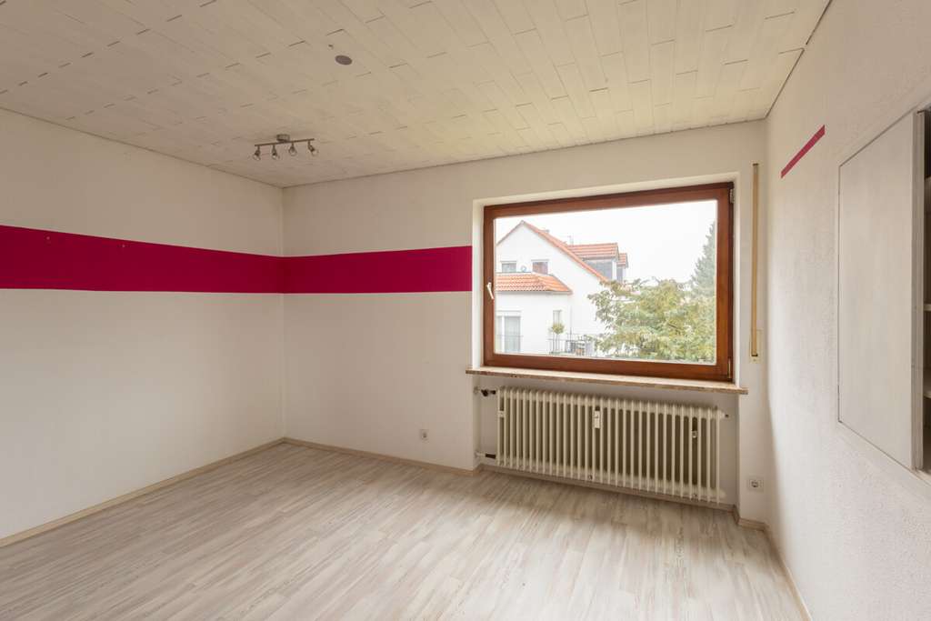 Immobilie in Gaimersheim - Sofort bezugsfreie 4-Zimmer-Wohnung mit Balkon in ruhiger Lage von Gaimersheim! - Bild 2