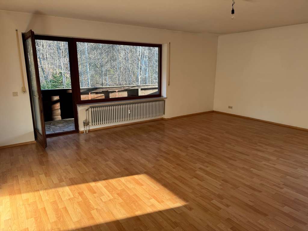 Immobilie in Kiefersfelden - Wohntraum in Kiefersfelden – lichtdurchflutet und direkt am Kieferbach - Bild 4