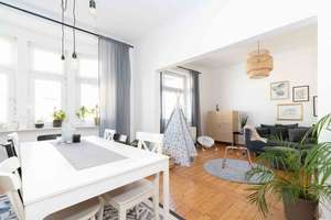 Sonnige 3-Zimmer-Altbauwohnung mit Balkon in MG City, Nähe Bunter Garten