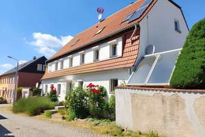 Mehrgenerationenhaus mit großem Grundstück zu verkaufen! *Pool* *Garage* *Einliegerwohnung* – Die vollständige Adresse der Immobilie erhältst du vom Anbieter., 1612 Nünchritz – Vorschaubild 1