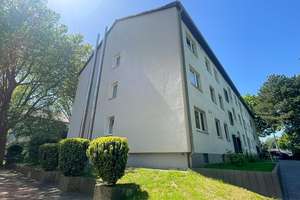 Großzügige 4-Zimmer-Wohnung mit Loggia in grüner Lage von Essen-Schönebeck – Die vollständige Adresse der Immobilie erhältst du vom Anbieter., 45359 Schönebeck, Essen – Vorschaubild 2