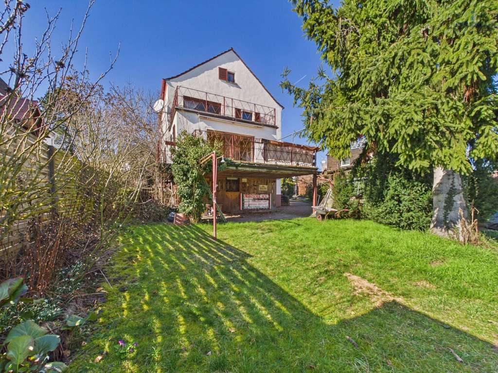 Immobilie in Kirchheimbolanden - **Charmantes Einfamilienhaus (ca. 256m²) mit toller Gartenfläche, guter Raumaufteilung, Garage, uvm. - Bild 0
