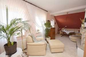 Schönes, großes Backsteinhaus mit 2 Wohnungen + Einliegerwohnung, Garten + 2 Garagen... – Börde (Kreis) – Vorschaubild 3