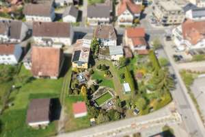 Zentrales Stadthaus mit einzigartigem Grundstück und Gewerbehalle – Die vollständige Adresse der Immobilie erhältst du vom Anbieter., 88356 Ostrach – Vorschaubild 7