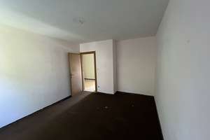 Sanierungsbedürftige 2-Zimmer-Wohnung mit Balkon und Loggia in ruhiger Lage am Dutzendteich – Schultheißallee 63, 90478 Ludwigsfeld, Nürnberg – Vorschaubild 5