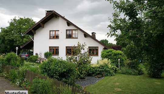 Bild von Zwei- und Einfamilienhaus, 2 Garagen